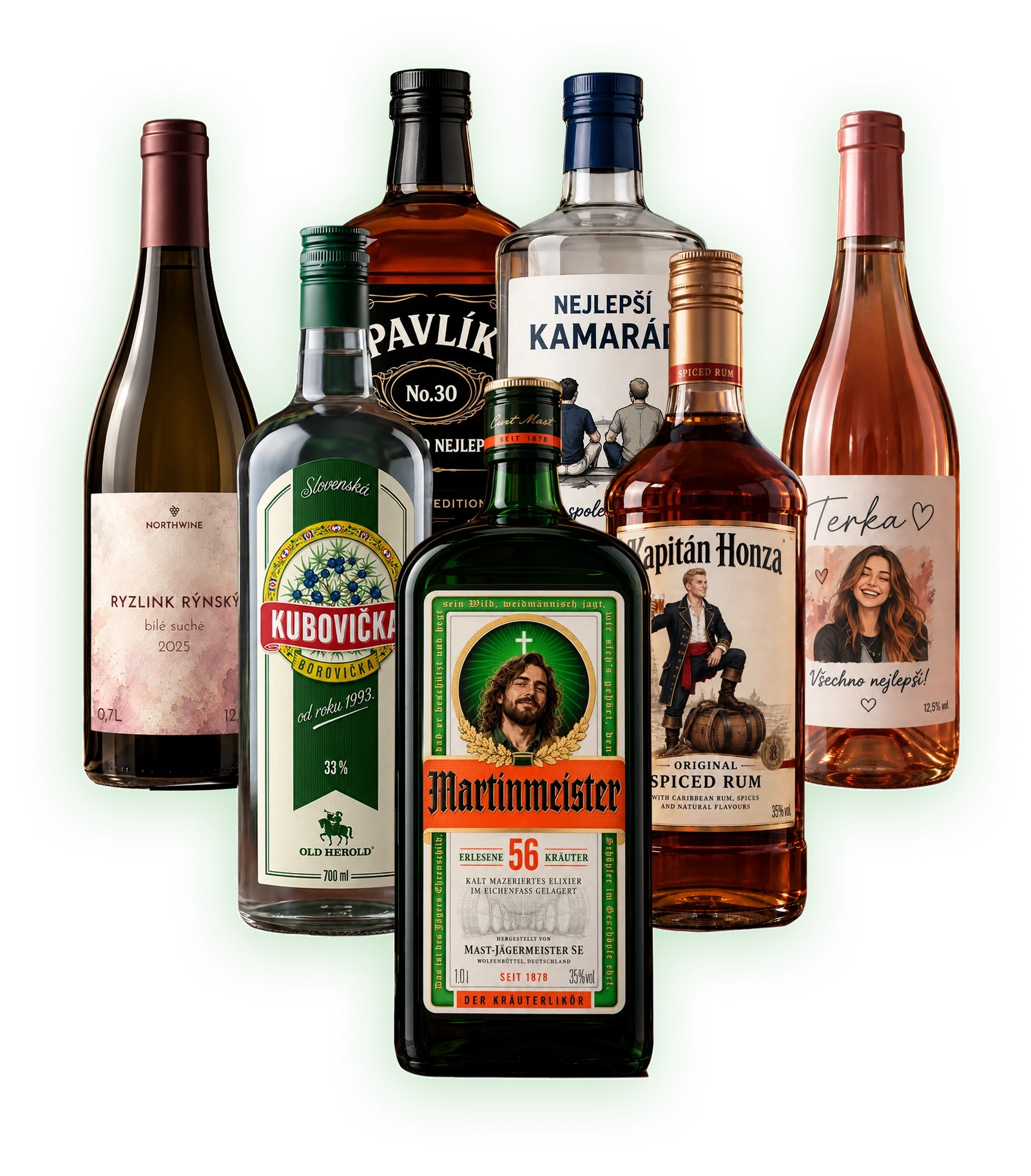 Šesť fľiaš s personalizovanými etiketami - víno, borovička, bylinný likér, rum a whisky s vlastnými menami a fotkami.